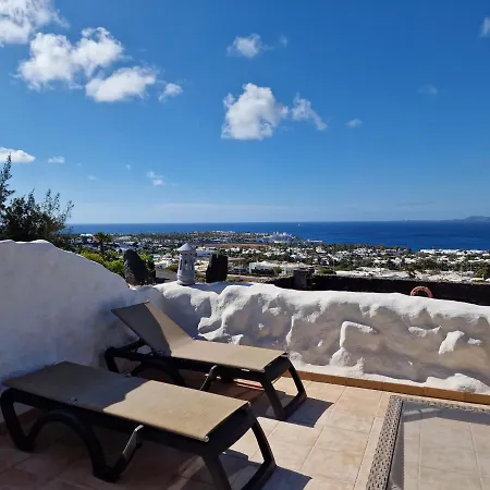 Fabulous 2 Bedroom Property With Outstanding Views Playa Blanca
